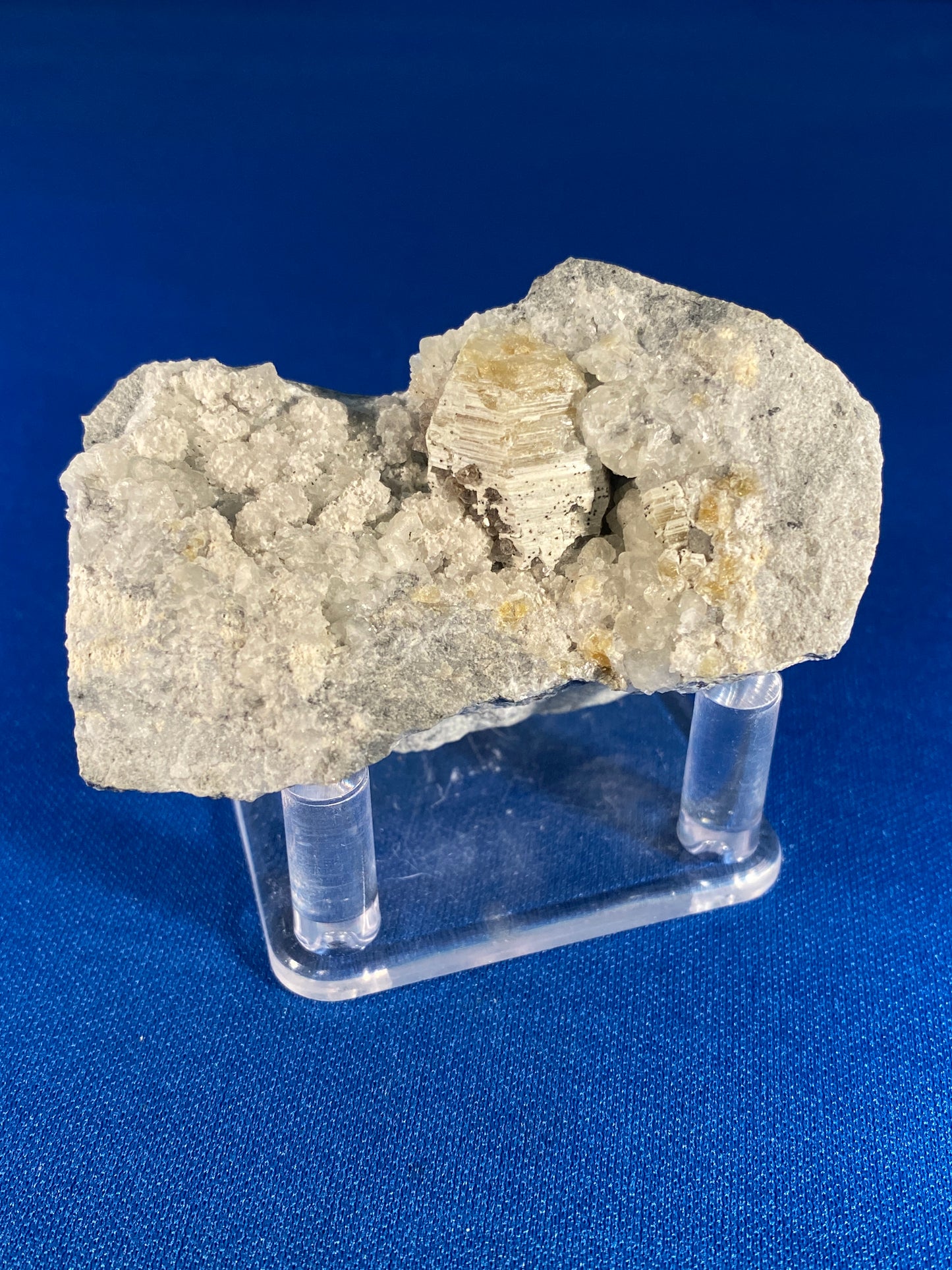 Weloganite, Francon Quarry, Montreal, Quebec, Canada
