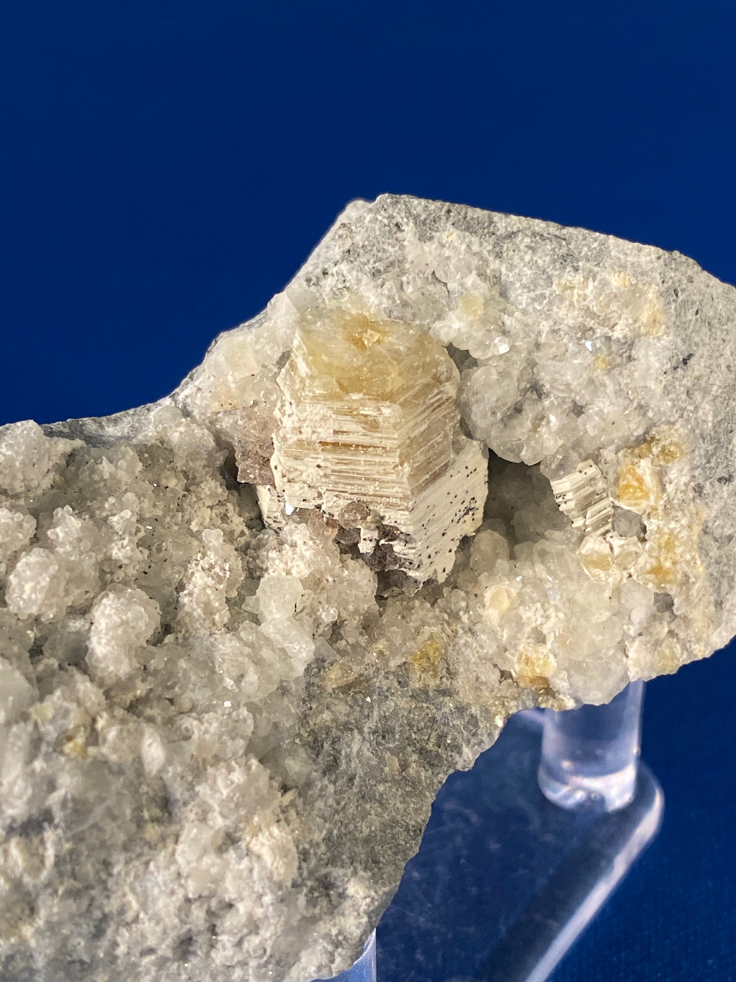 Weloganite, Francon Quarry, Montreal, Quebec, Canada