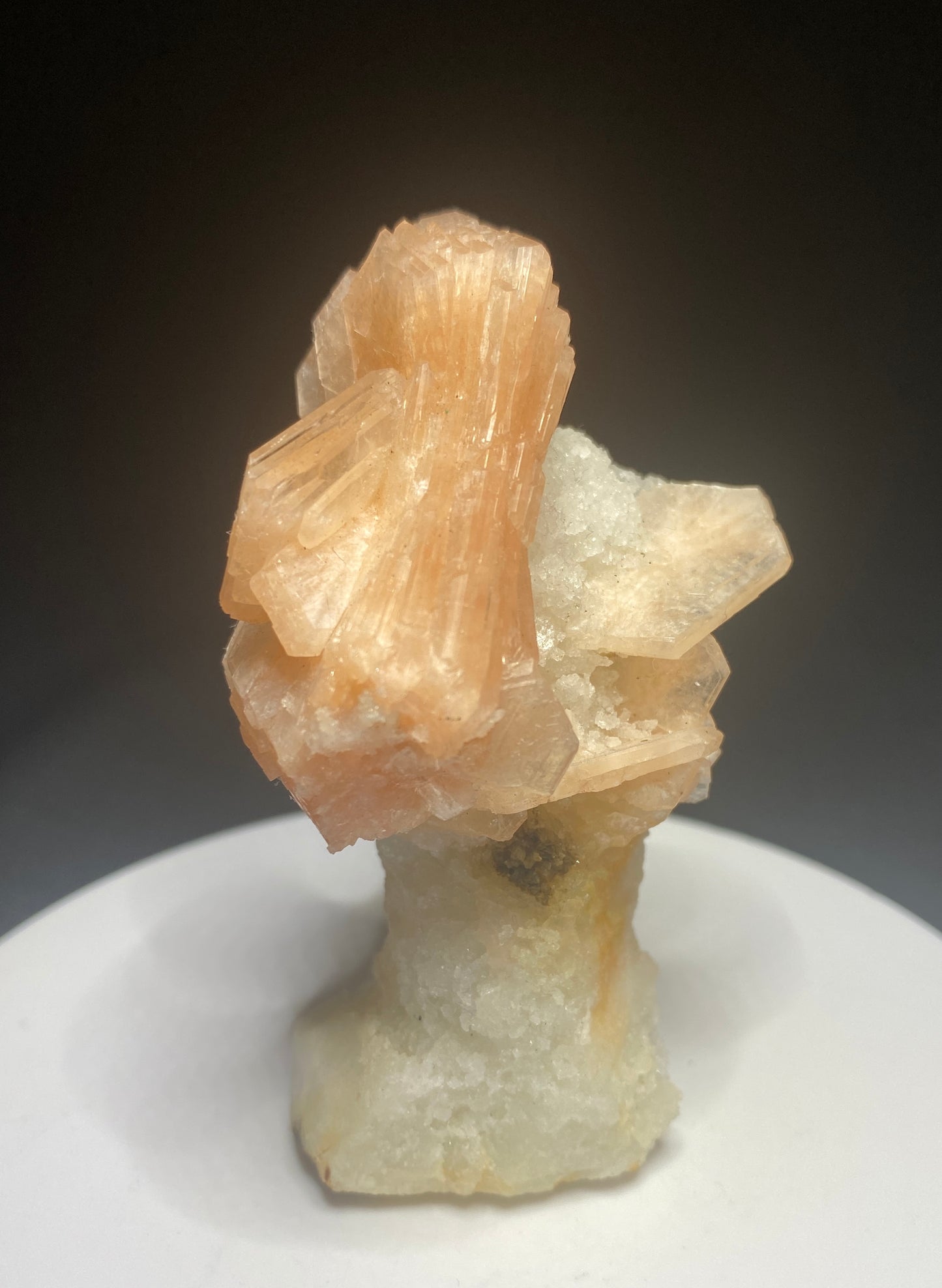 Stilbite on Stalactite, Jalgaon, Maharashtra, India