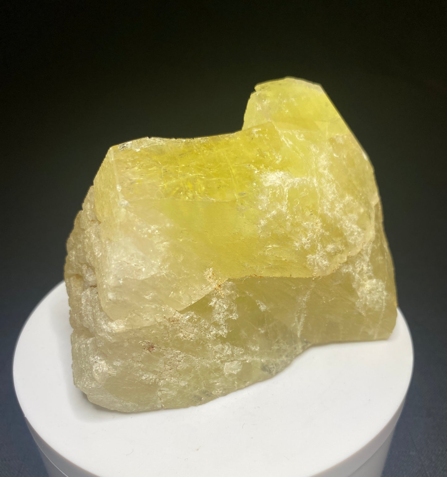 Amblygonite, Divina das Laranjeiras, Minas Gerais, Brazil