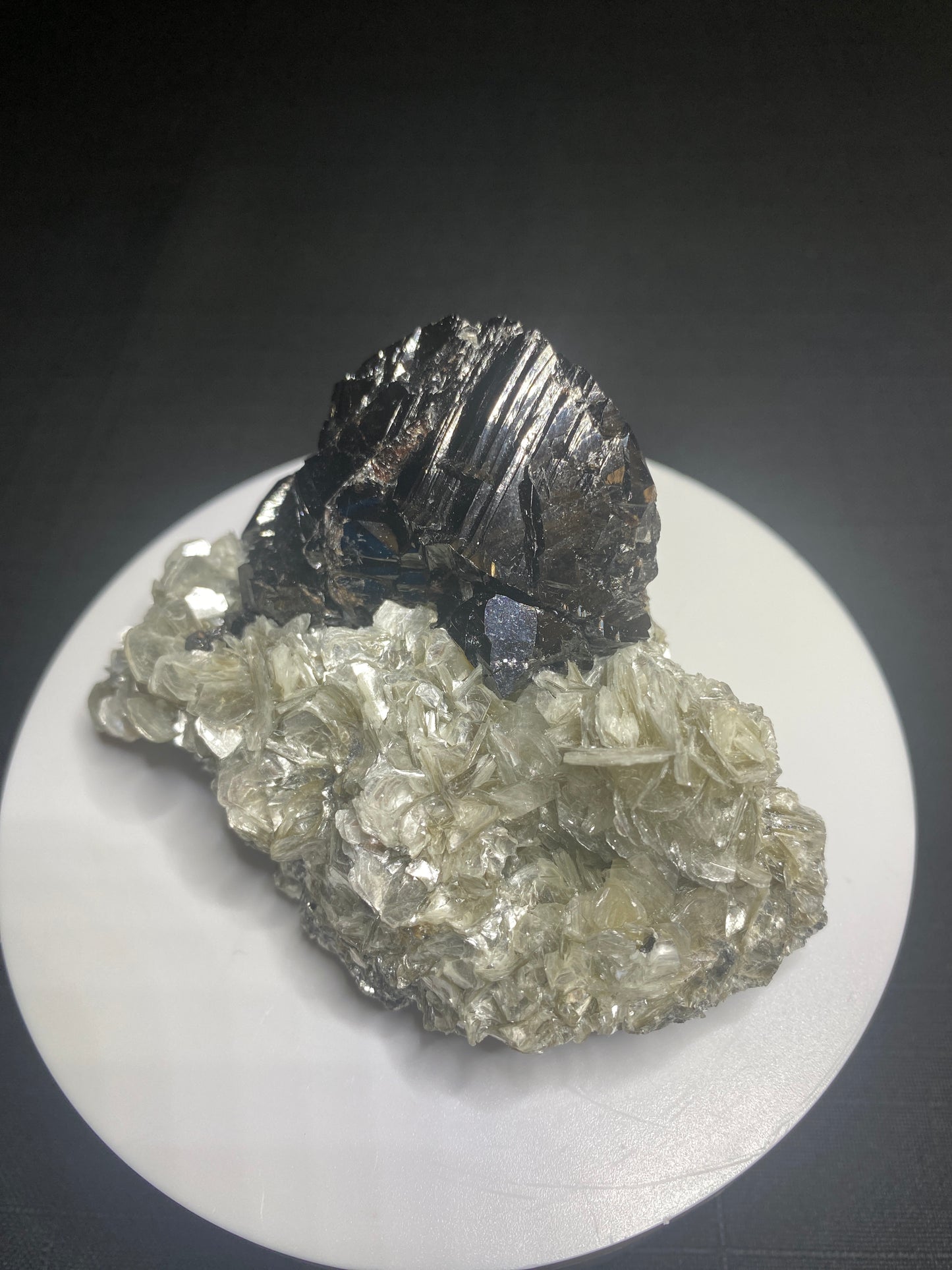 Cassiterite in Muscovite, Pingwu, Sichuan, China