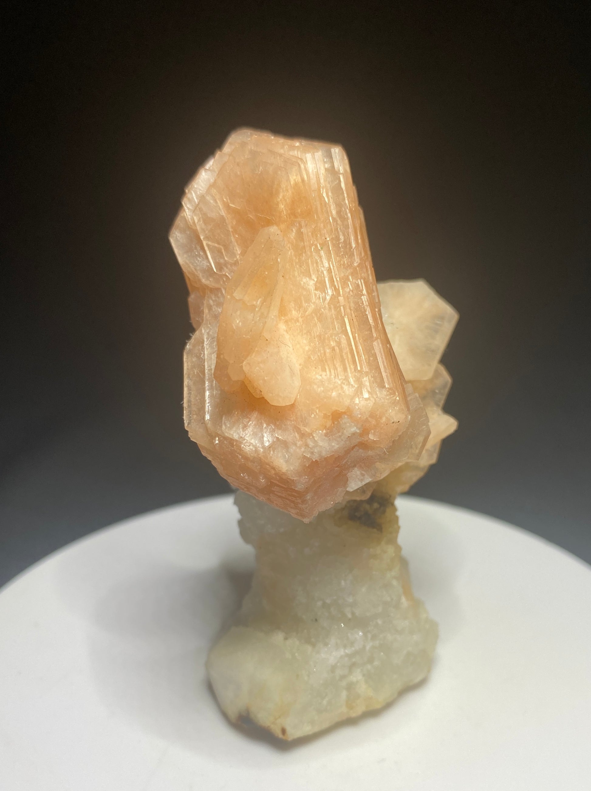 Stilbite on Stalactite, Jalgaon, Maharashtra, India