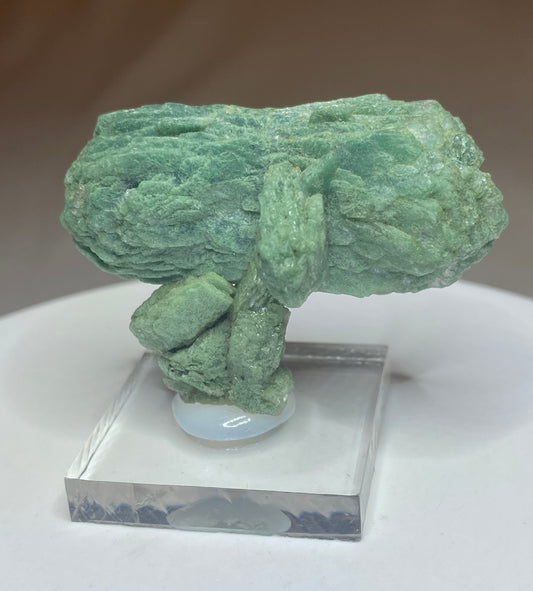 Stilbite with Celadonite inclusions, Jalgaon, Maharashtra, India