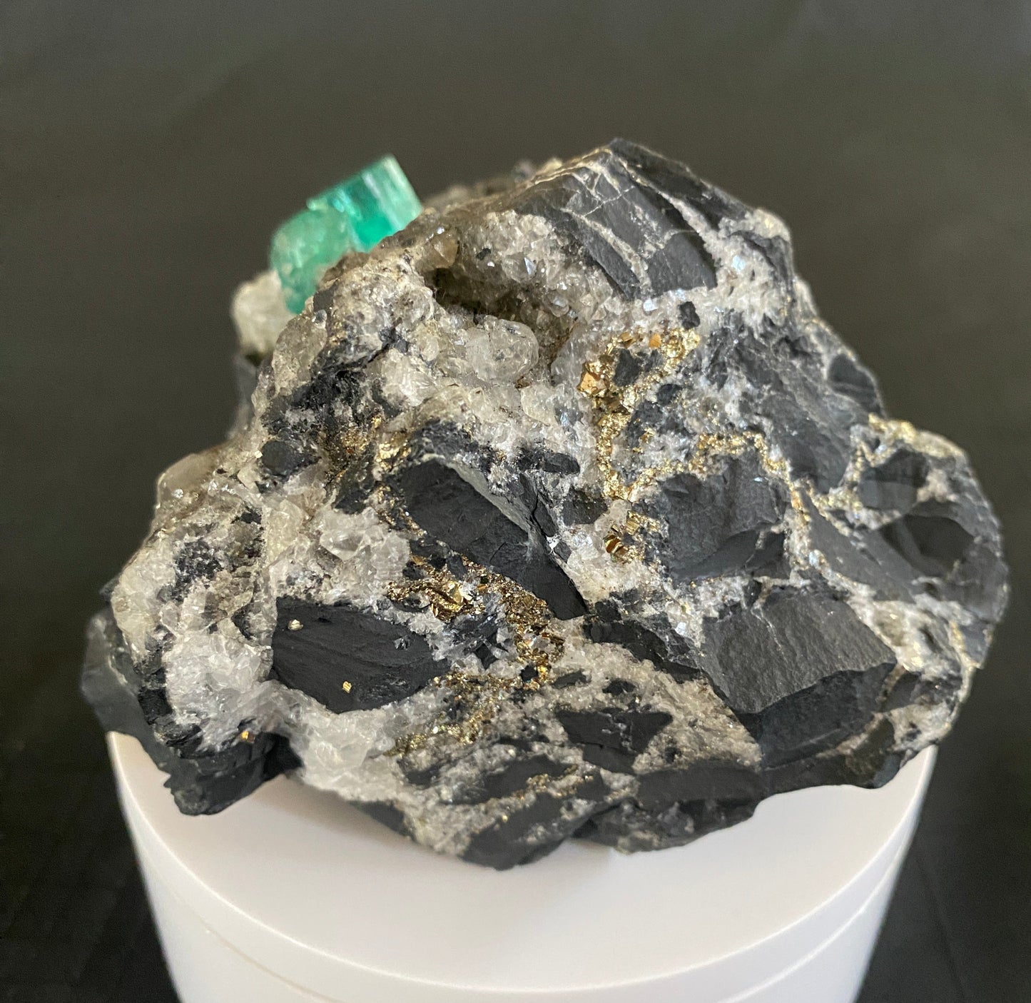 Beryl (variety Emerald), Muzo, Columbia