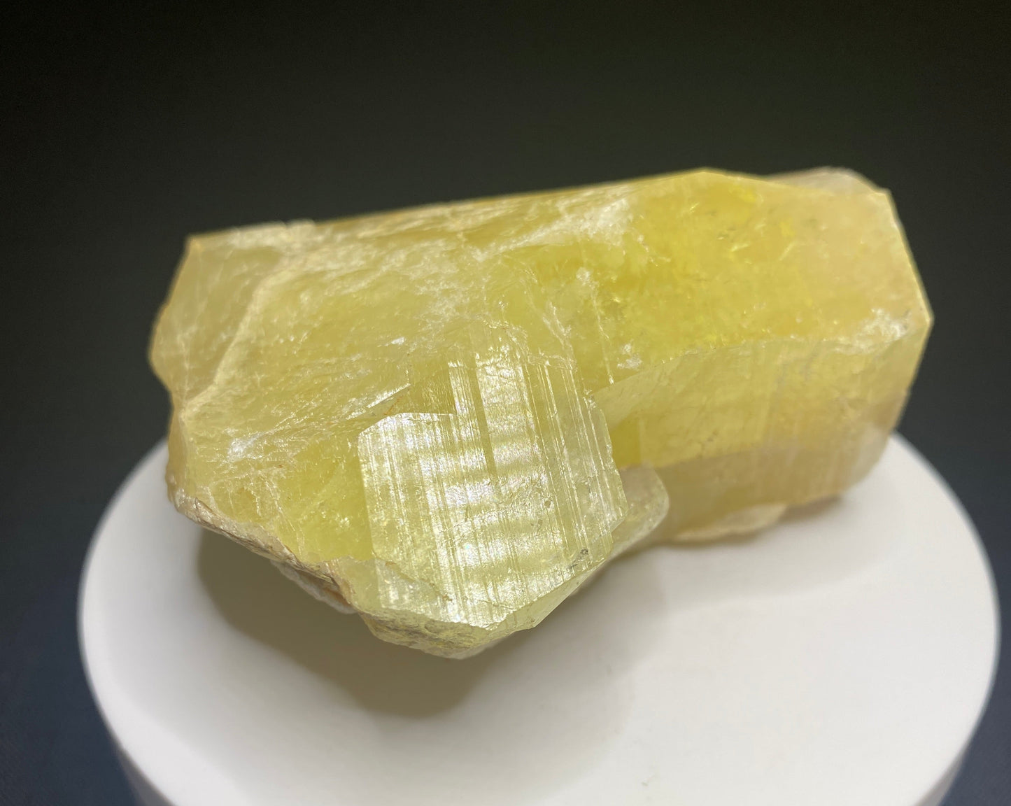 Amblygonite, Divina das Laranjeiras, Minas Gerais, Brazil