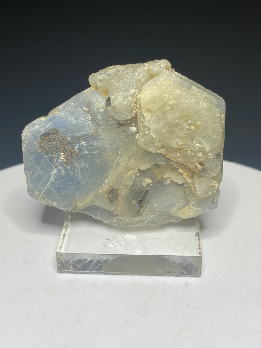 Corundum (variety Sapphire), Mogok, Myanmar