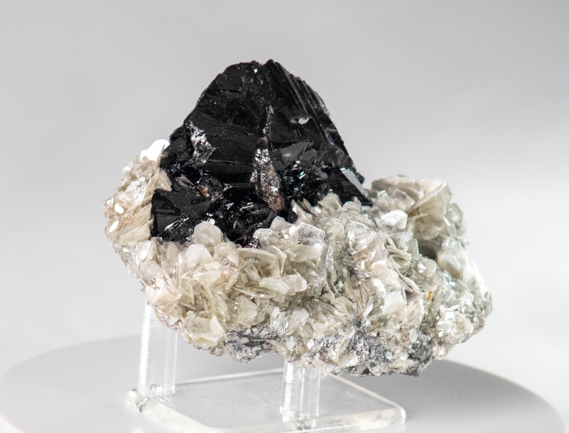 Cassiterite in Muscovite, Pingwu, Sichuan, China