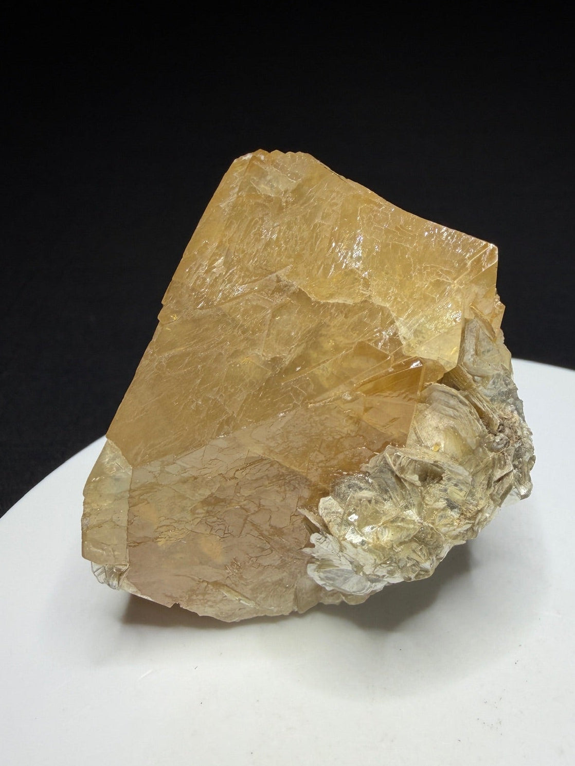 Golden scheelite crystal from Mt. Xuebaoding, Pingwu County, Sichuan, China