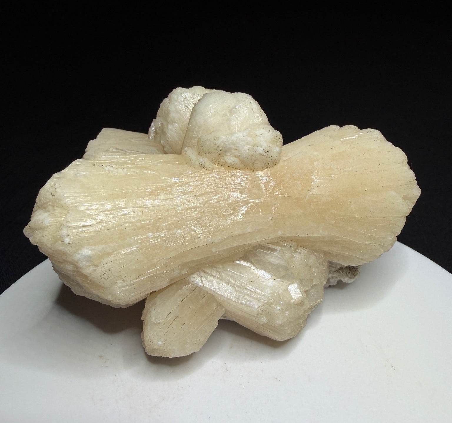 Large cream-white bladed stilbite crystal cluster from Pandulane, India