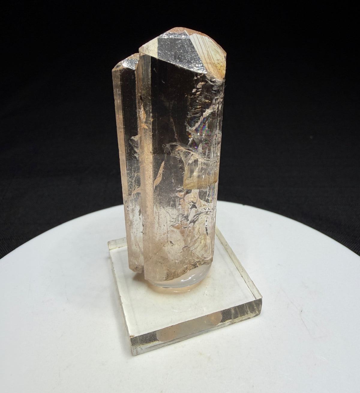 Pale champagne topaz crystal from Katlang, Mardan District, Pakistan