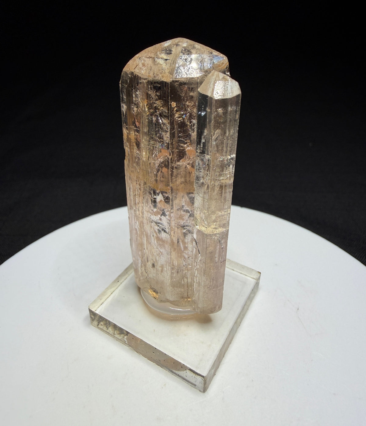 Pale champagne topaz crystal from Katlang, Mardan District, Pakistan