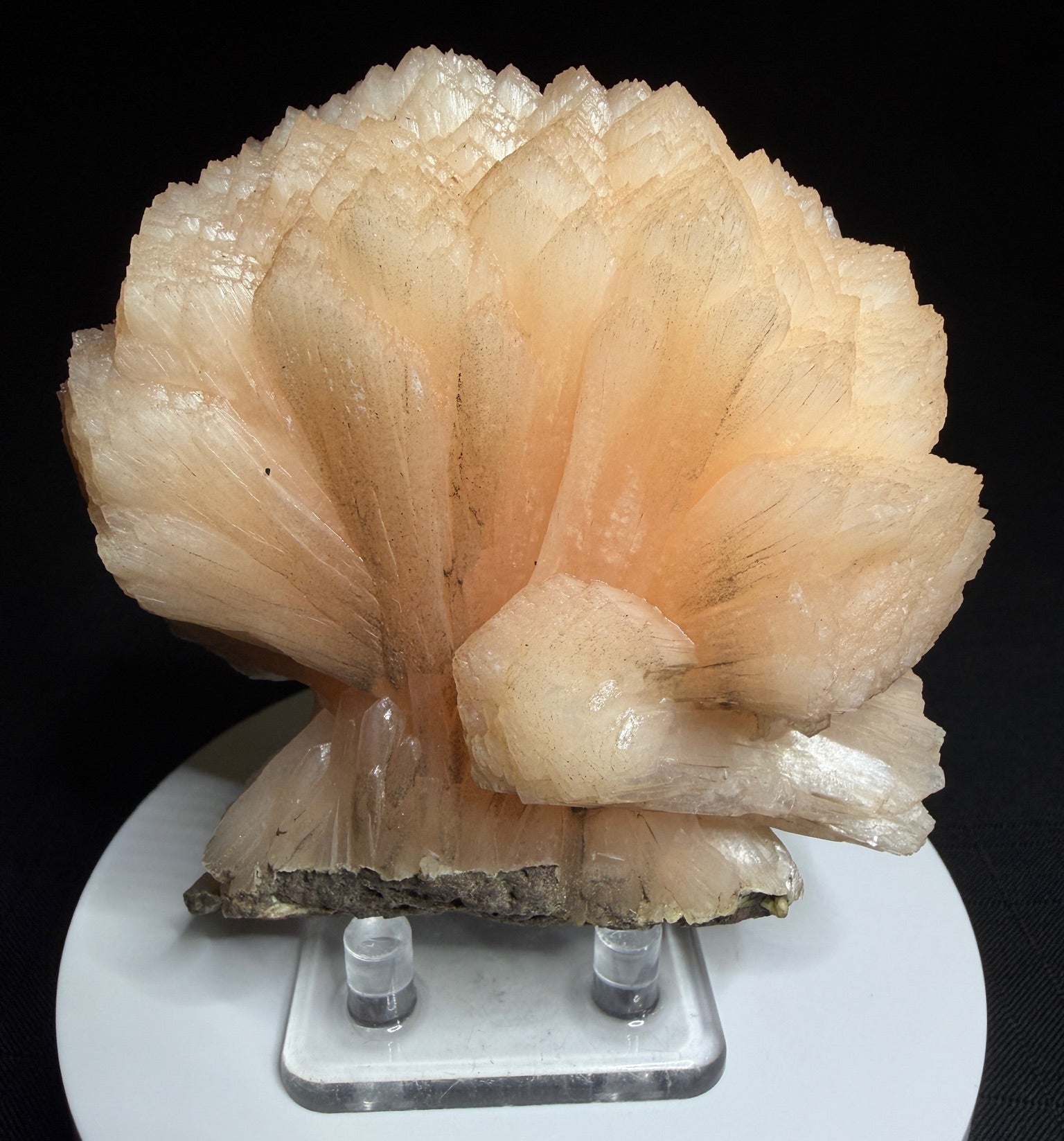 Peach-pink stilbite-Ca crystal cluster from Jalgaon, India