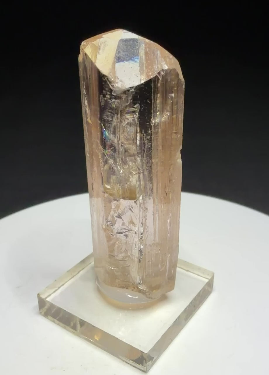 Pale champagne topaz crystal from Katlang, Mardan District, Pakistan