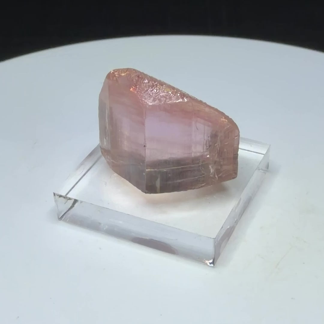 Pale champagne topaz crystal from Katlang, Mardan District, Pakistan