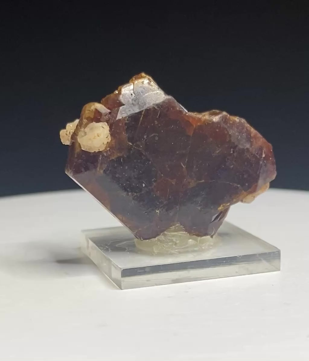 Reddish-brown bastnäsite crystal from Zegi Mountain, Kafor Dheri near Peshawar, Pakistan