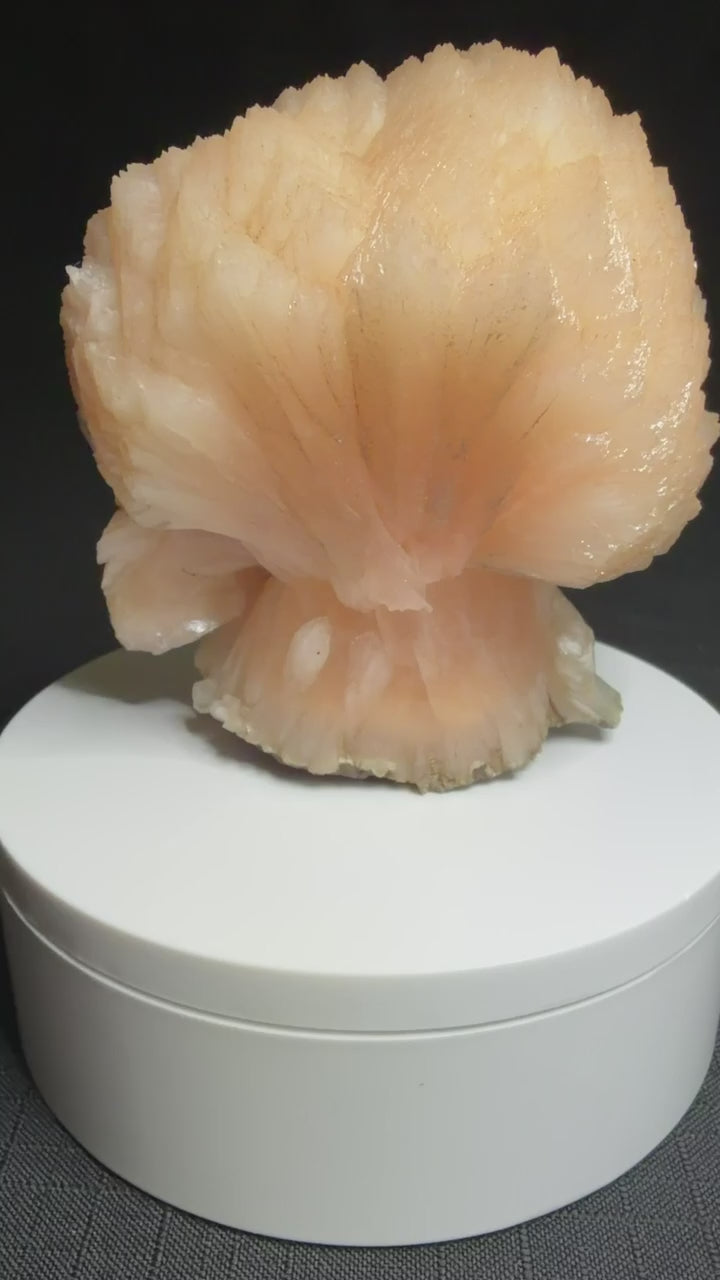 Peach-pink stilbite-Ca crystal cluster from Jalgaon, India