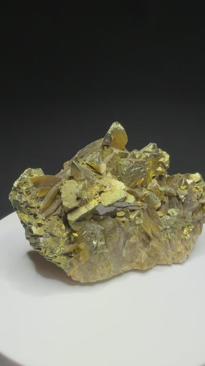 Brassy golden chalcopyrite crystals with siderite from Kaiwu Mine, Hezhang County, Guizhou, China