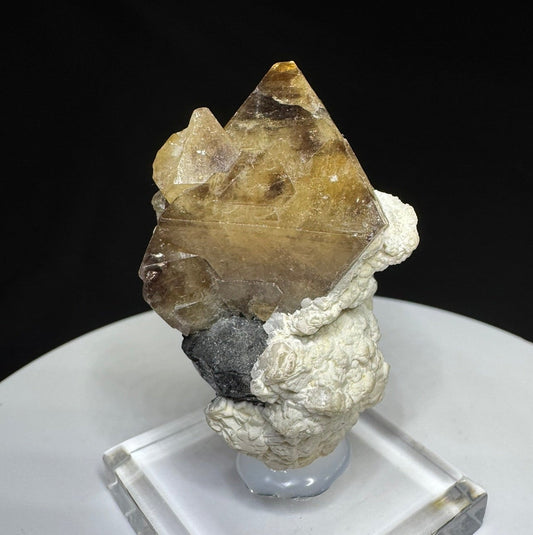 Scheelite with wolframite from Tae Hwa Mine, Chungju, South Korea